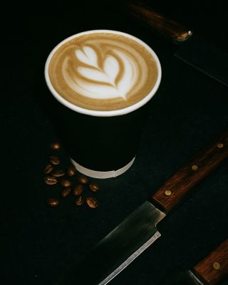 Káva, kam se podíváš! ☕☀ O víkendu 𝟭𝟯.–𝟭𝟰. 𝟵. nás najdete v Příbrami – na Mezinárodní výstavě nožů a chladných zbraní, a...